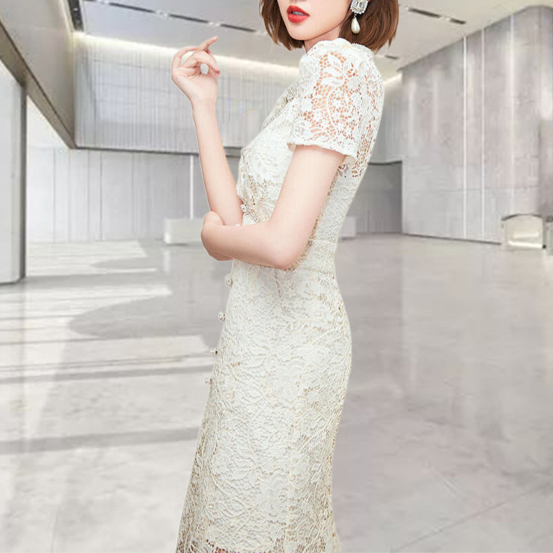 Csipkés, rövid ujjú ruha masnival, karcsúsított szabásvonalú, hosszú ruha, poliészter 90–95%