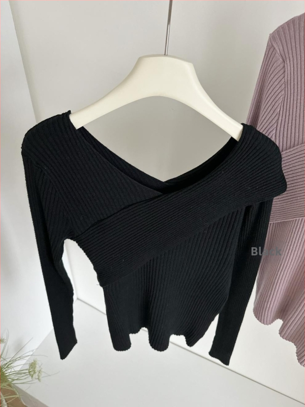 Tanki pleteni džemper s V-dekolteom, pamuk-elastan smjesa, jednobojni, uski kroj, dugi rukavi, britanski elegantni stil za uredske potrebe