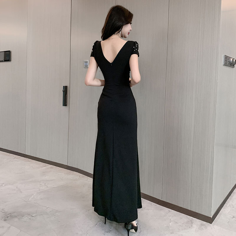 Hosszú ruha V-nyakkal és díszítő gyöngyökkel, pulóver-stílus, irodai elegancia, poliészter 90–95%