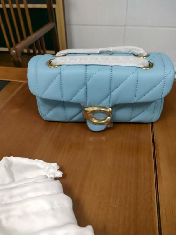 Torba preko ramena s jednim remenom — prava koža, podstava od ovčje kože, baguette stil, horizontalni kvadratni oblik