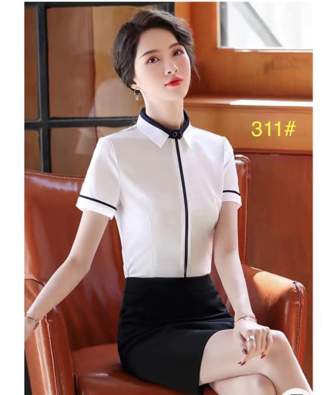 Риза от шифон със спандекс, тясна кройка, къс ръкав, квадратно деколте, обикновена дължина.