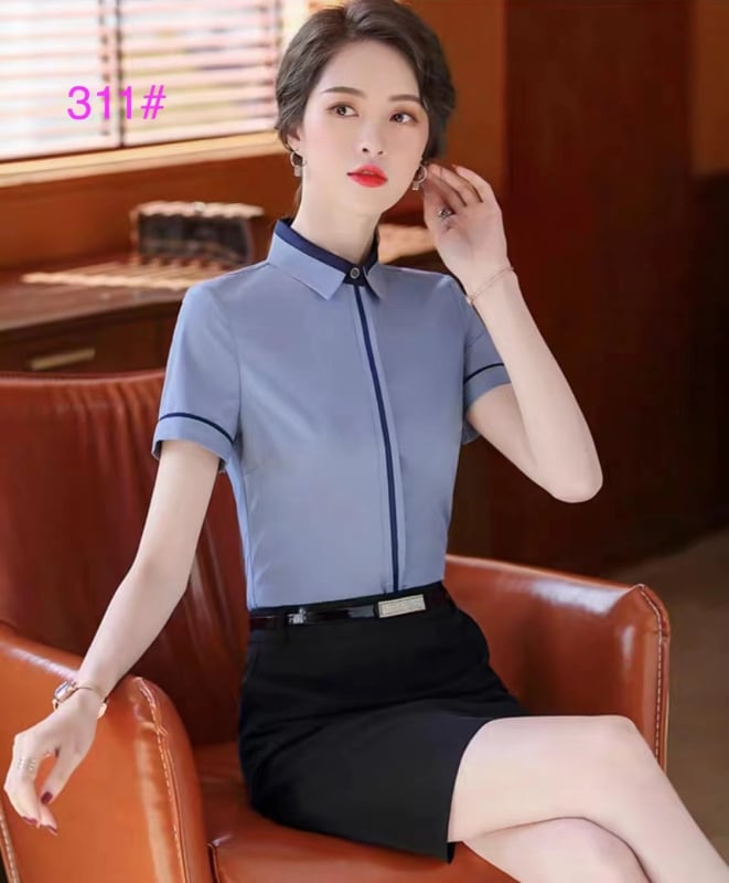 Риза от шифон със спандекс, тясна кройка, къс ръкав, квадратно деколте, обикновена дължина.