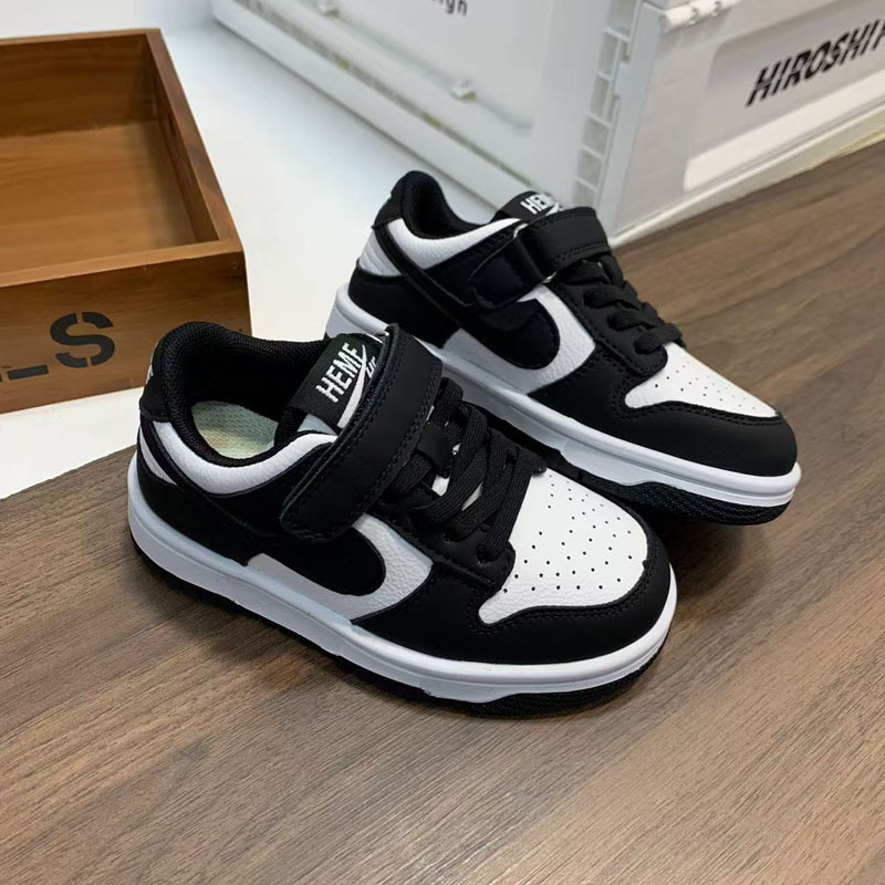 Dječje tenisice s niskim gornjim dijelom, Velcro zatvarač, gornji dio od mikrovlaknaste kože, gumena potplat