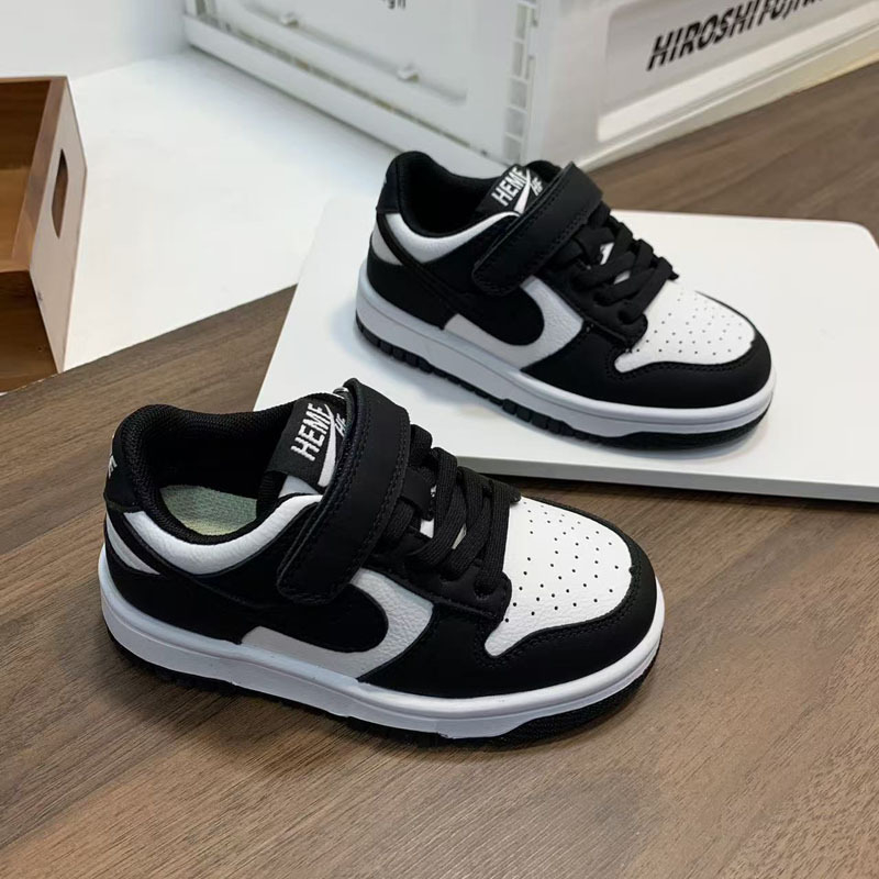 Dječje tenisice s niskim gornjim dijelom, Velcro zatvarač, gornji dio od mikrovlaknaste kože, gumena potplat