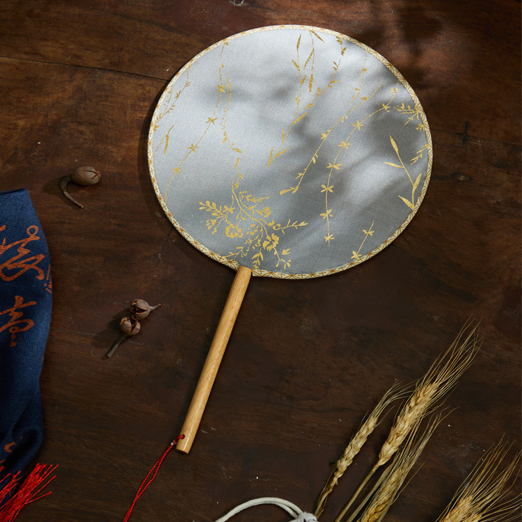 Hanfu fotórekvizit fán arany forró vasalással, bambusz és műszálas selyem