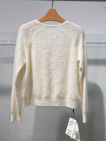 Γυναικείος καρντίνγκ από κασμίρ με βελούδινη υφή – στρογγυλός λαιμός, μακριά μανίκια, κανονική πυκνότητα, Χειμώνας 2025