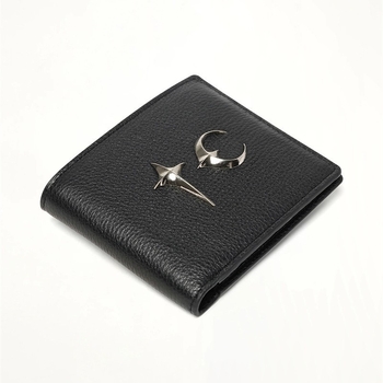 Novčanik s višestrukim džepovima za kartice, koža prvog sloja s lychee teksturom, metalni logo, kratki stil, poliester podstava, proljeće 2024