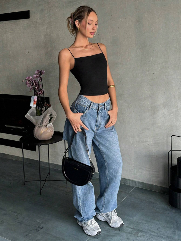 Потник с тънки презрамки от ледена коприна, слим фит, едноцветен, полиестер ≥95%, микроеластичност, лято 2025