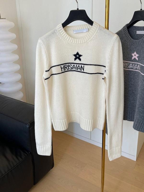 Pulover od vune i kašmira s jacquard uzorkom slova, okrugli izrez, dugi rukavi, uski kroj