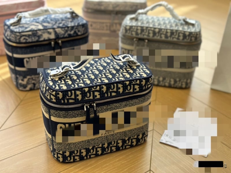 Putna kozmetička torbica, platnena tkanina, otisak slova, podstava od pamuka, gradski stil jednostavnosti, otporna na habanje (Materijal: Platno; Uzorak: Slova; Podstava: Pamuk; Stil: Gradska jednostavnost; Otporna na habanje)