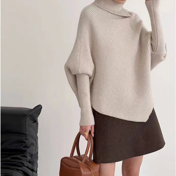 Ženski pleteni hoodie pulover, slobodan kroj, rukav tipa bat, visok ovratnik, srednja duljina 65–80 cm, mješavina ovčje vune–akril–nylon