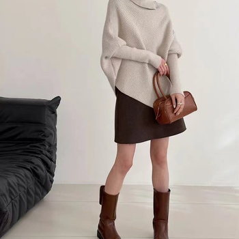 Ženski pleteni hoodie pulover, slobodan kroj, rukav tipa bat, visok ovratnik, srednja duljina 65–80 cm, mješavina ovčje vune–akril–nylon
