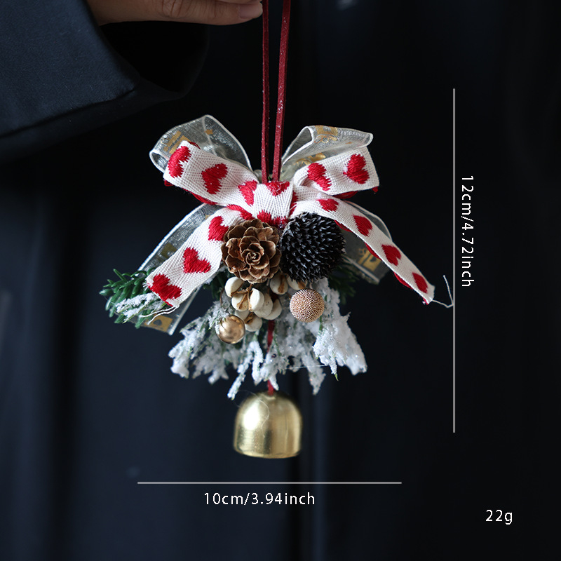 Коледна декорация за врата с панделка и камбанка, акцент шишарка, метал и дърво