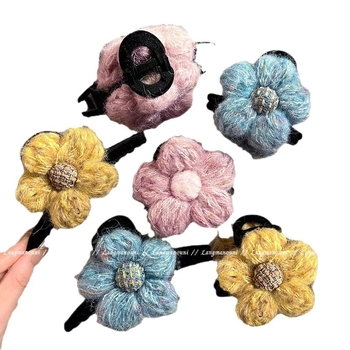 Wanxi velúr virág hajklipek – kézzel készült Chanel-stílusú, kevert anyagú