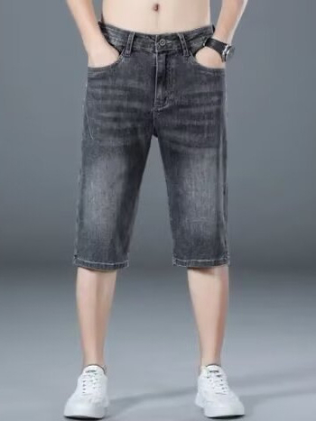 Férfi vékony denim rövidnadrág, lazán illeszkedő, lélegző, ötnegyedes hossz, poliészter 50–70%