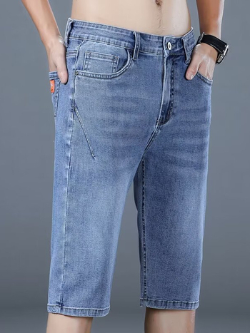 Férfi vékony denim rövidnadrág, lazán illeszkedő, lélegző, ötnegyedes hossz, poliészter 50–70%