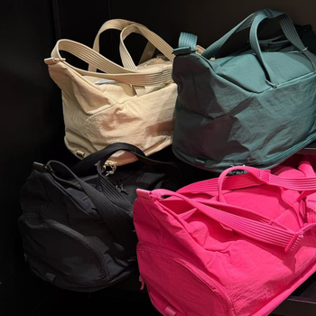 Nylon torba za putovanja s printsom slova - vodootporna i otporna na habanje, kapacitet 20-35 L, tri u jedan: za ramena, crossbody i ručno nošenje