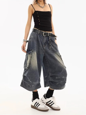 Pamut denim farmernadrág több zsebbel, laza szabás, cropped hossz, utcai stílus