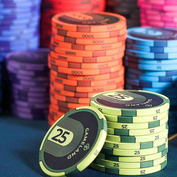 Texas Hold'em kerámia zsetonok – magas minőségű, testreszabás nélkül