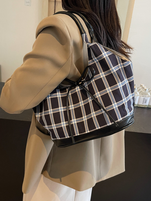 Kanvas bucket torba s urbanim minimalističkim dizajnom, magnetsko zatvaranje, dvostruke naramenice