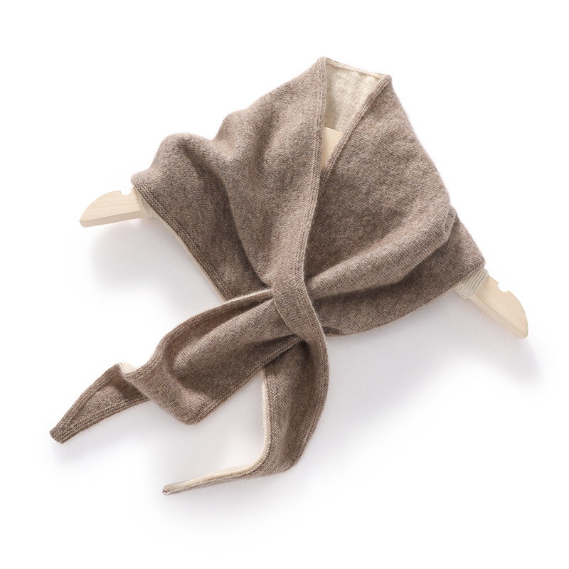 Τρίγωνος φουλάρι κασμίρι για τον χειμώνα – warp-knit ύφανση, 31–50% κασμίρι, διατηρεί τη ζεστασιά