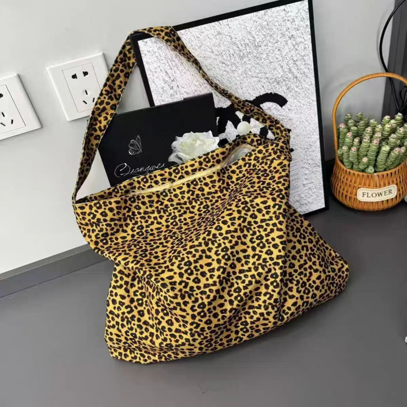 Platnena torba s leopard printom, crossbody torba, velika kapaciteta, horizontalni kvadratni oblik