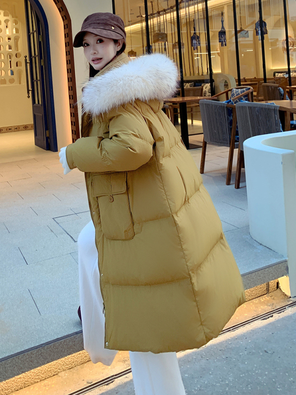 Palton lung din puf cu glugă, puf de rață 51-55%, țesătură poliesterică, croială în A, guler din blană de raccoon