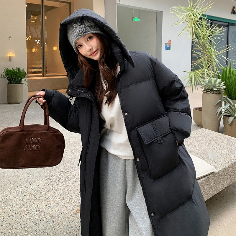 Palton lung din puf cu glugă, puf de rață 51-55%, țesătură poliesterică, croială în A, guler din blană de raccoon