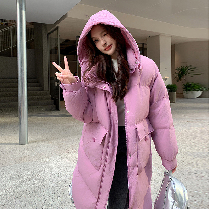 Palton lung din puf cu glugă, puf de rață 51-55%, țesătură poliesterică, croială în A, guler din blană de raccoon