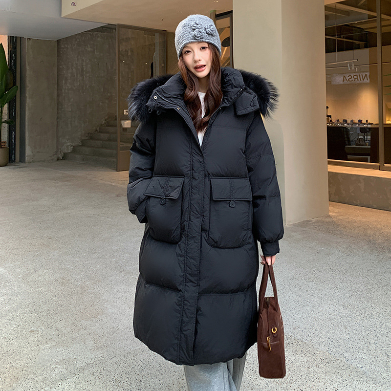 Palton lung din puf cu glugă, puf de rață 51-55%, țesătură poliesterică, croială în A, guler din blană de raccoon