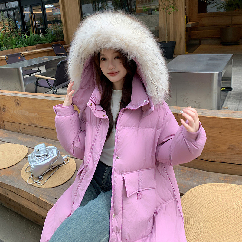 Palton lung din puf cu glugă, puf de rață 51-55%, țesătură poliesterică, croială în A, guler din blană de raccoon