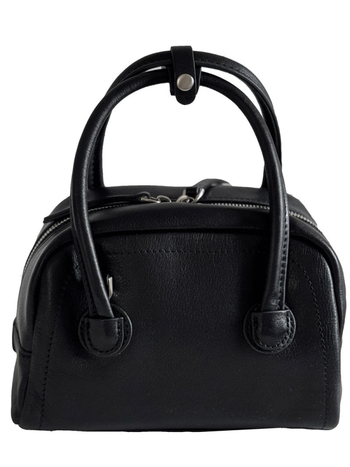 Τσάντα Μπόστον από δέρμα πρώτης στρώσης, με φερμουάρ, θήκη για κινητό και επένδυση από πολυεστέρα.