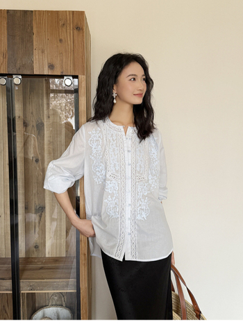 Памучна блуза, едноцветна, дълги ръкави, кръгло деколте, френски стил