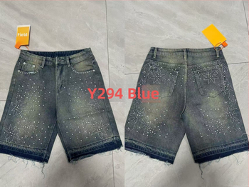 Șorturi denim pentru bărbați – croială lejeră, lungime medie, fermoar, strasuri și design cer înstelat