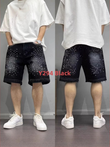 Șorturi denim pentru bărbați – croială lejeră, lungime medie, fermoar, strasuri și design cer înstelat