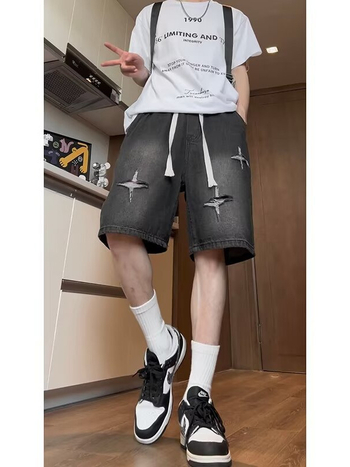 Șorturi din denim pentru bărbați, cu rupturi și model stea, croială lejeră, lungime la nivelul genunchilor, amestec poliester-bumbac, 75% bumbac, stil național