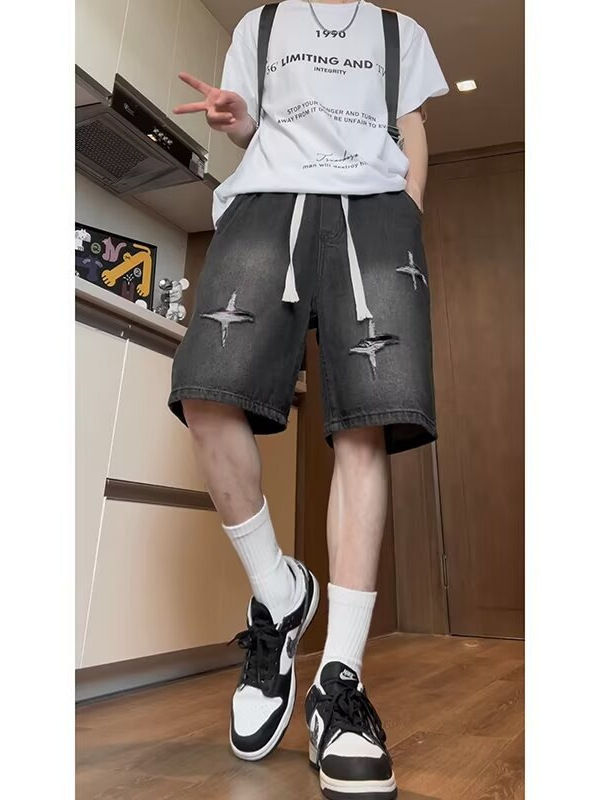 Șorturi din denim pentru bărbați, cu rupturi și model stea, croială lejeră, lungime la nivelul genunchilor, amestec poliester-bumbac, 75% bumbac, stil național