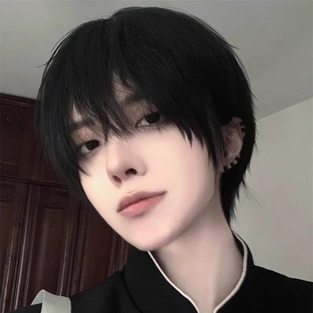Férfi rétegzett rövid paróka, japán stílusú cosplay, hőálló szintetikus rost, mechanikus sapka konstrukció
