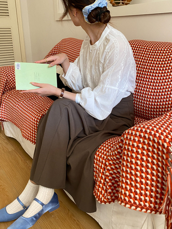 Риза, памук 95%+, пуф ръкав, кръгло деколте, едноредово закопчаване, свободна кройка