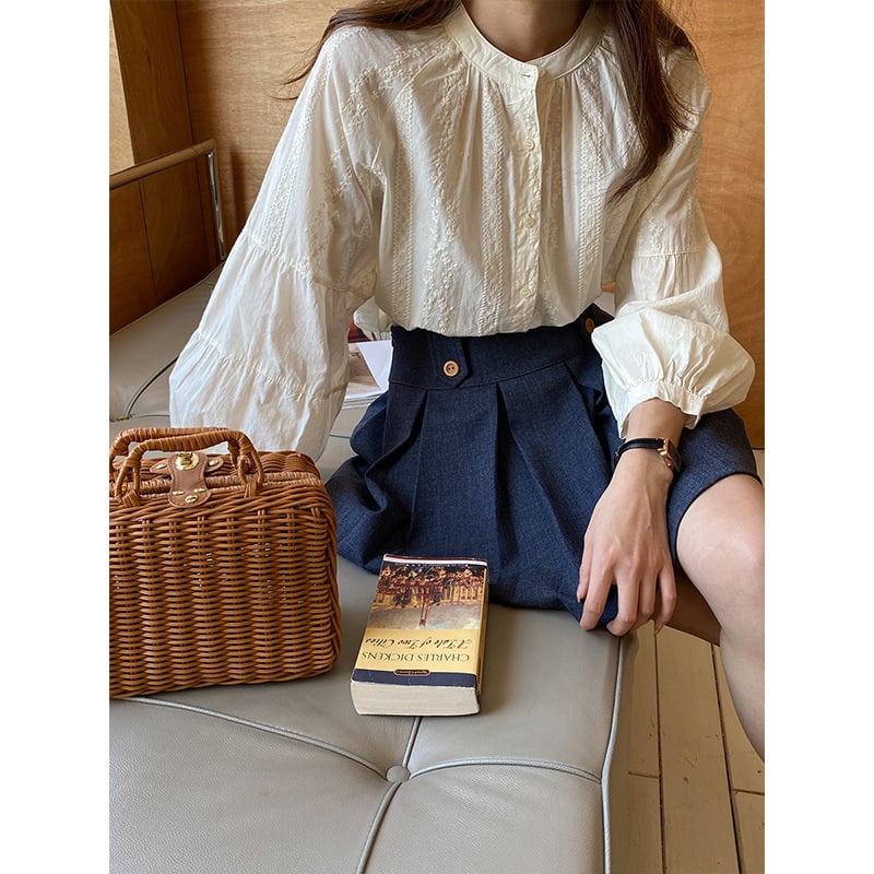 Риза, памук 95%+, пуф ръкав, кръгло деколте, едноредово закопчаване, свободна кройка