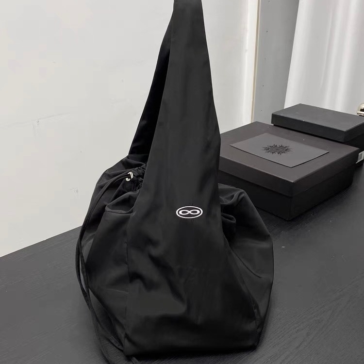 Geantă crossbody, stil unisex, material nylon, căptușeală din bumbac, pentru călătorii de agrement