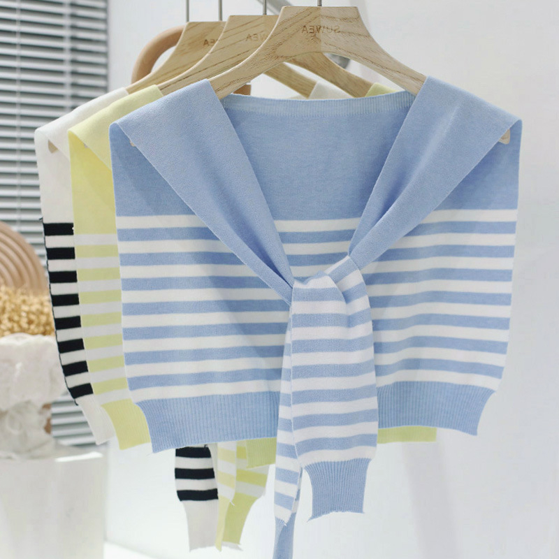 Pleteni šal s prugastim uzorkom i čvor-strapom (Materijal: core-spun yarn; Pletenje: Plain weave; Funkcija: Toplina)