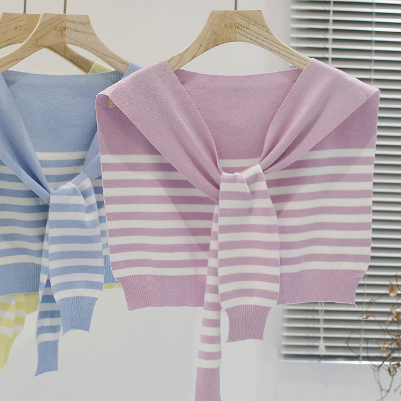 Pleteni šal s prugastim uzorkom i čvor-strapom (Materijal: core-spun yarn; Pletenje: Plain weave; Funkcija: Toplina)