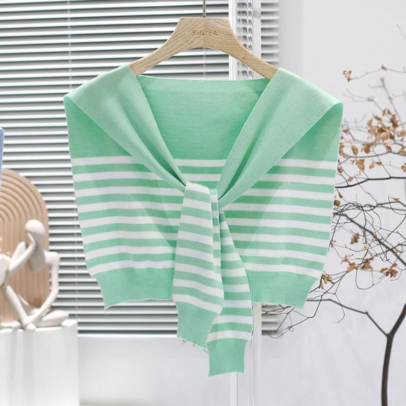 Pleteni šal s prugastim uzorkom i čvor-strapom (Materijal: core-spun yarn; Pletenje: Plain weave; Funkcija: Toplina)