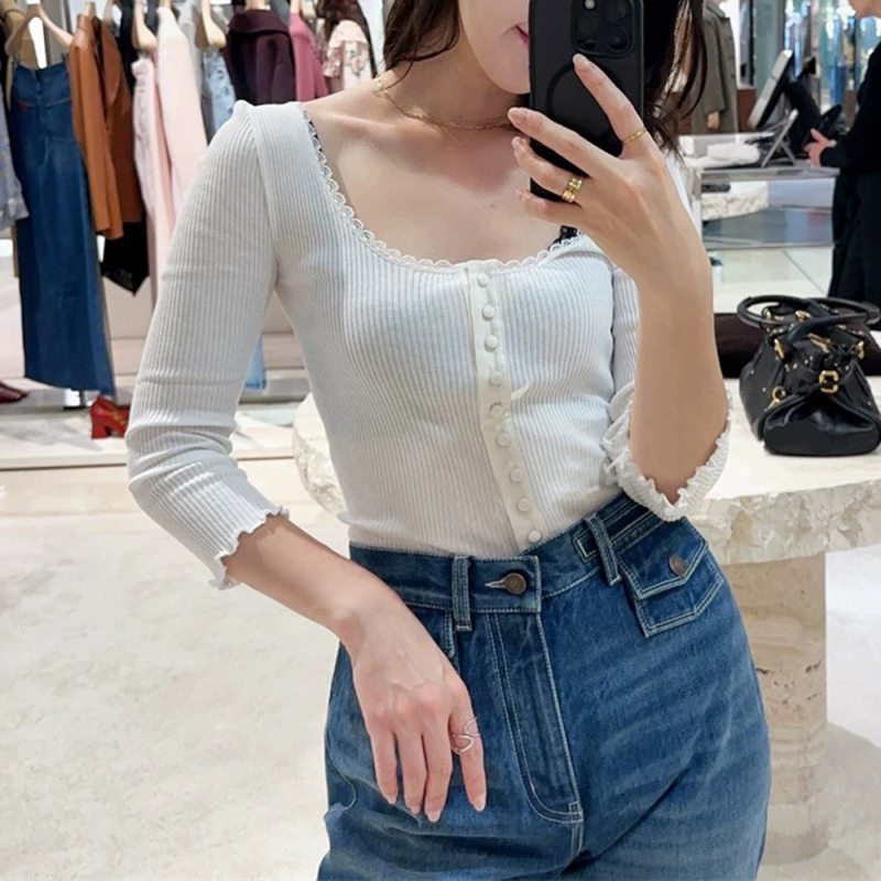 Pulover tricotat cu guler rotund, mâneci lungi, croi slim, culoare uni