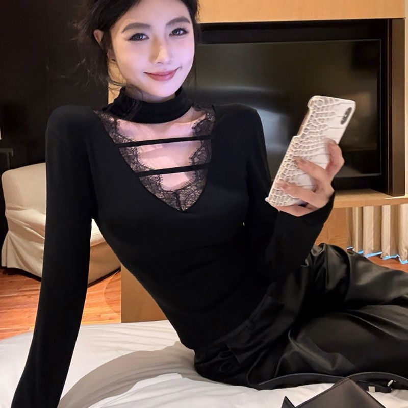 Tricou din amestec de lână, broderie, fără mâneci, guler mic înalt, croială în formă de A