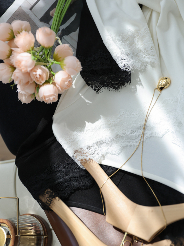 Плетена тениска с V-образно деколте и дълги ръкави, бродерия, прав силует, дамски топ за есен 2025