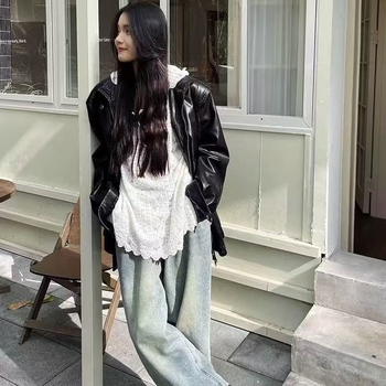 Csipkés kapucnis kötött felső, hosszú ujjak, laza szabás, chenille-elasztán anyag