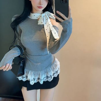 Слим-фит полиестерова тениска с дълги ръкави и наклонена яка