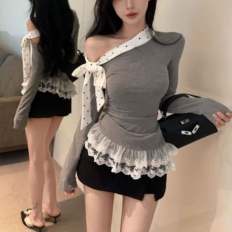 Слим-фит полиестерова тениска с дълги ръкави и наклонена яка